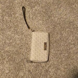 Micheal Kors wristlet